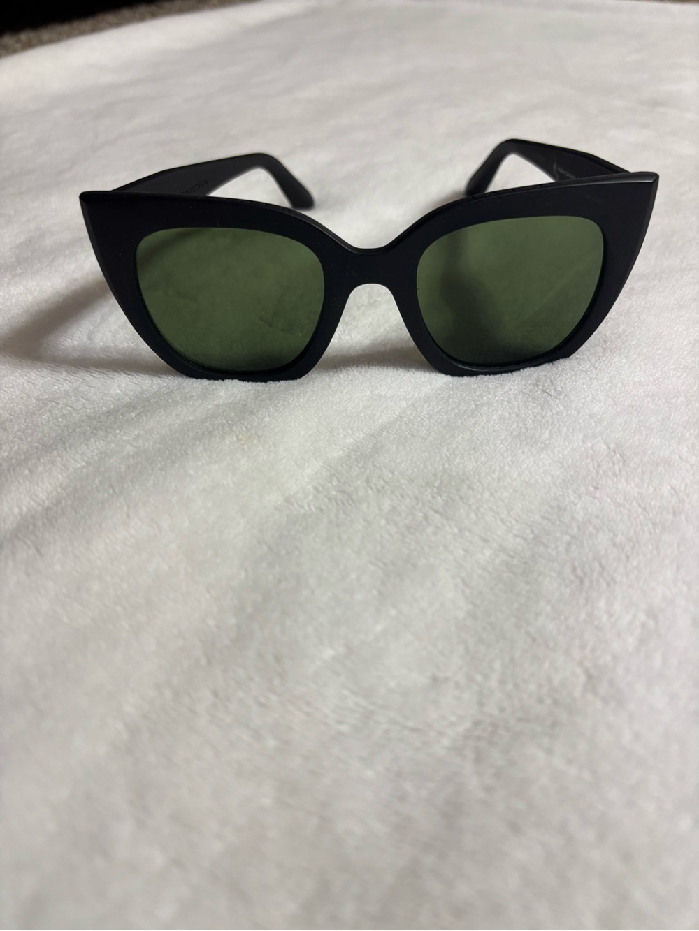 Toms Black Cat-Eye Sunglasses with Green Lenses